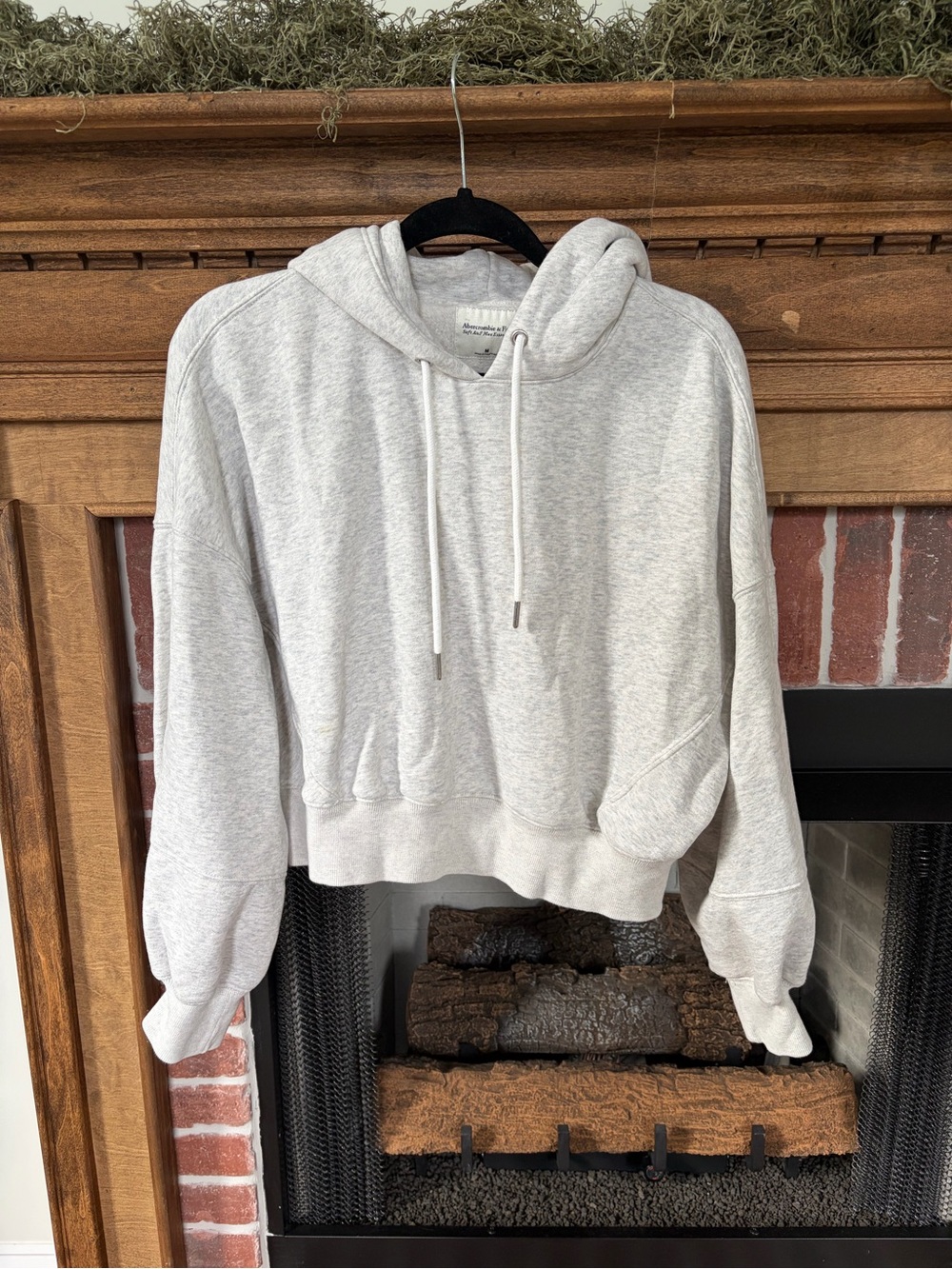 Abercrombie & Fitch Light Gray Cropped Hoodie